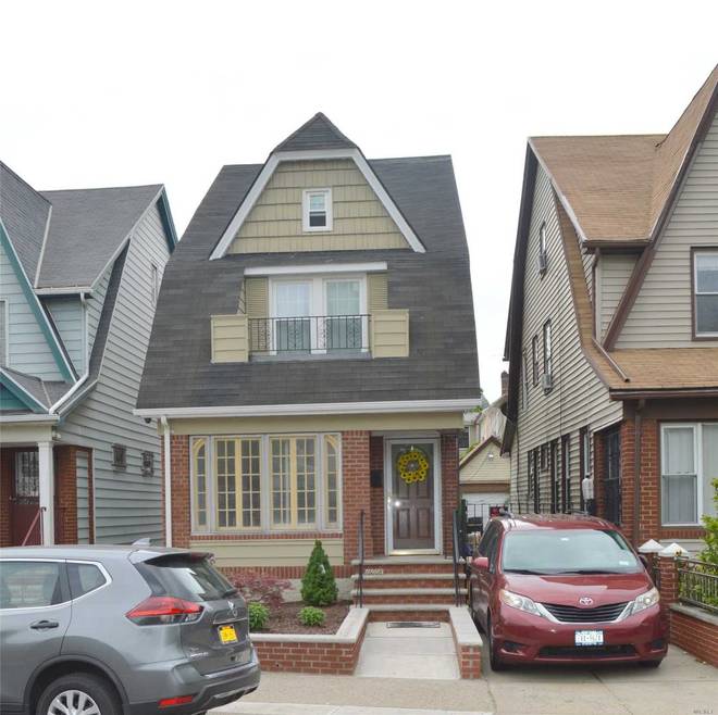 16008 S Grand Central Parkway, Jamaica Hills, NY 11432 (Off Market