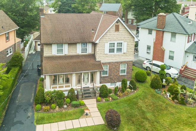 mother daughter homes dutchess county ny zillow