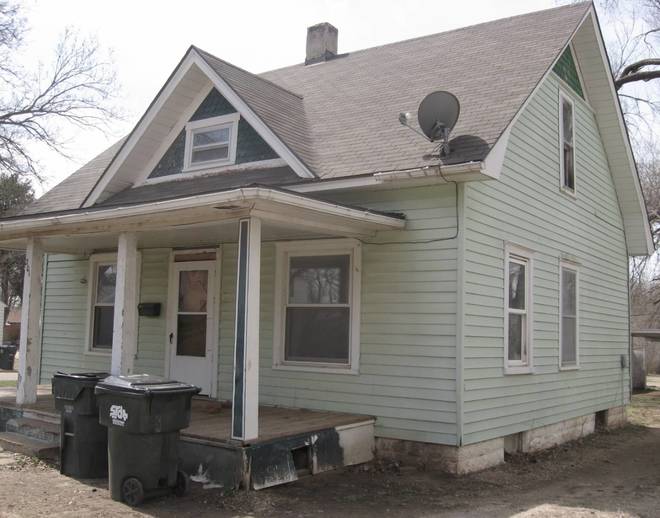 201 N Douglas, Lyons, KS 67554 (Sold MyStateMLS Listing 10592326)