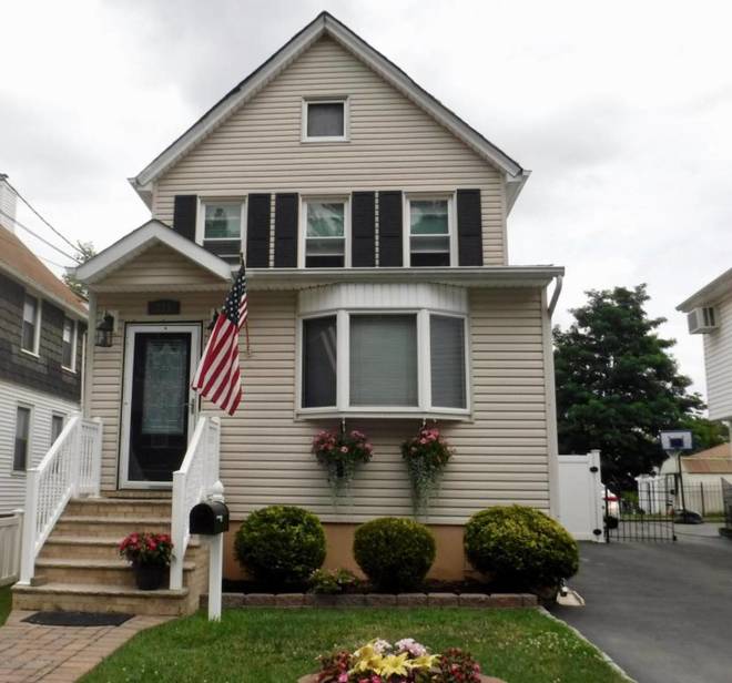 215 Yetman Avenue, Staten Island, NY 10307 (Off Market NYStateMLS