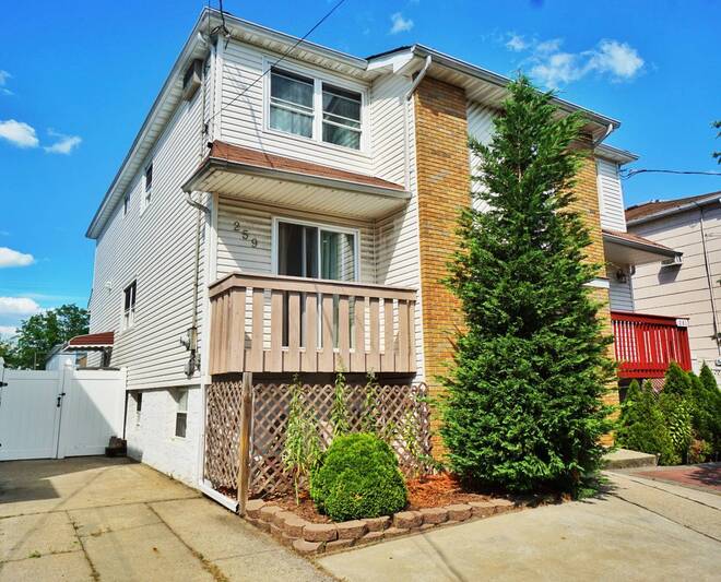 259 Slater Blvd, Staten Island, NY 10305 (Sold NYStateMLS Listing